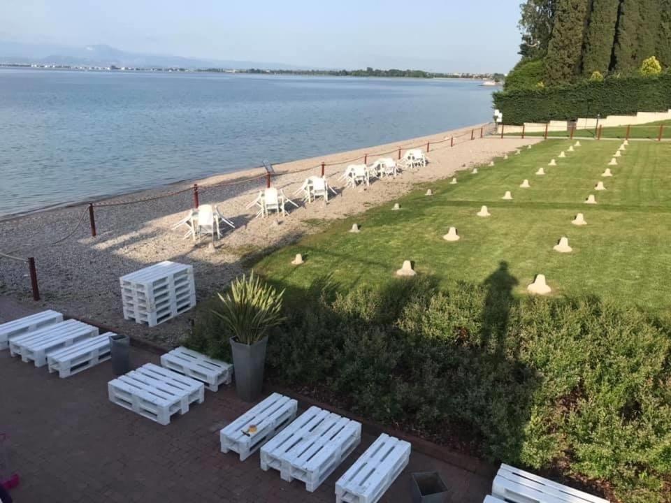 Appartamento Casa Vacanze Spiaggia D'Oro Desenzano del Garda Eksteriør bilde